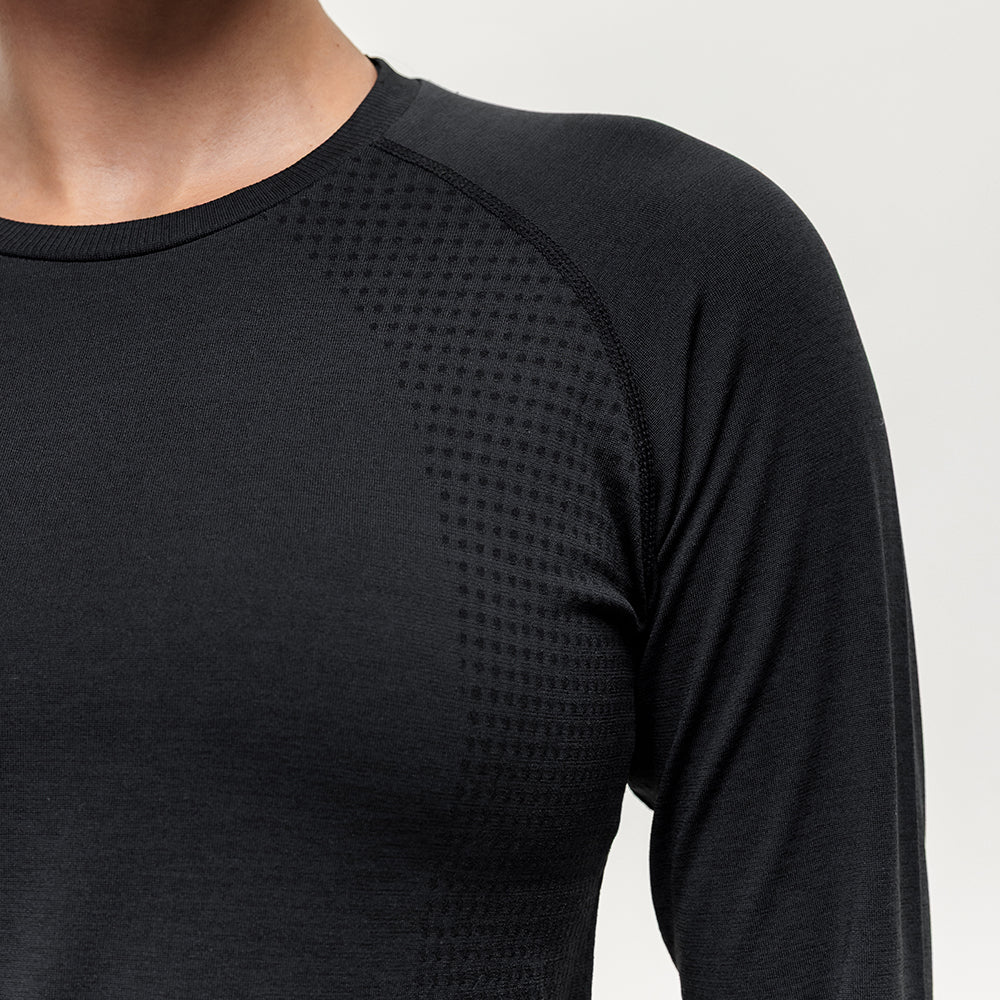 Pacer Seamless Long Sleeve Run Tee - Black