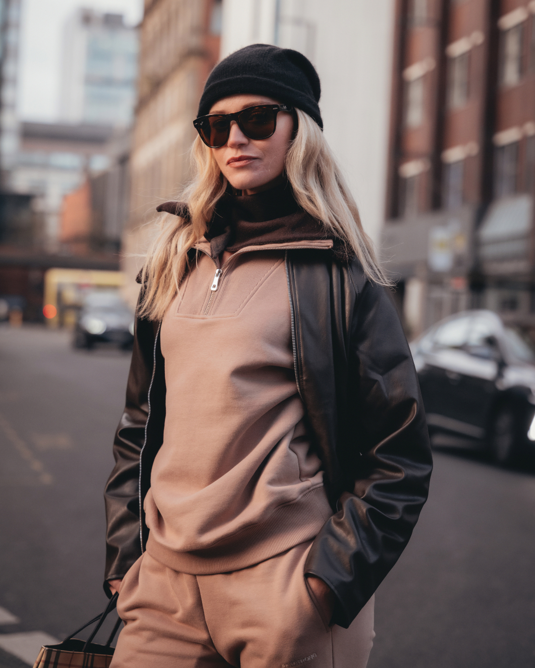 The Classic Quarter Zip - Sand