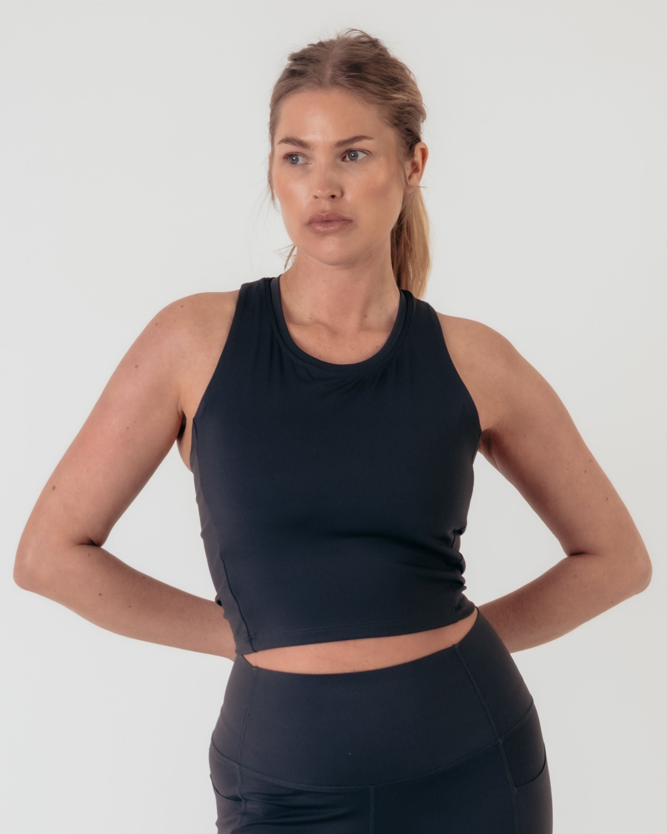Training Crop Tank - Black
