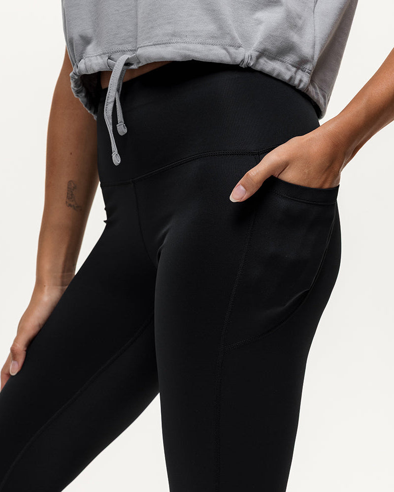 High Rise Capri Genesis Leggings - Black Onyx